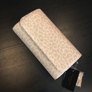 D’margeaux Leopard print purse/clutch